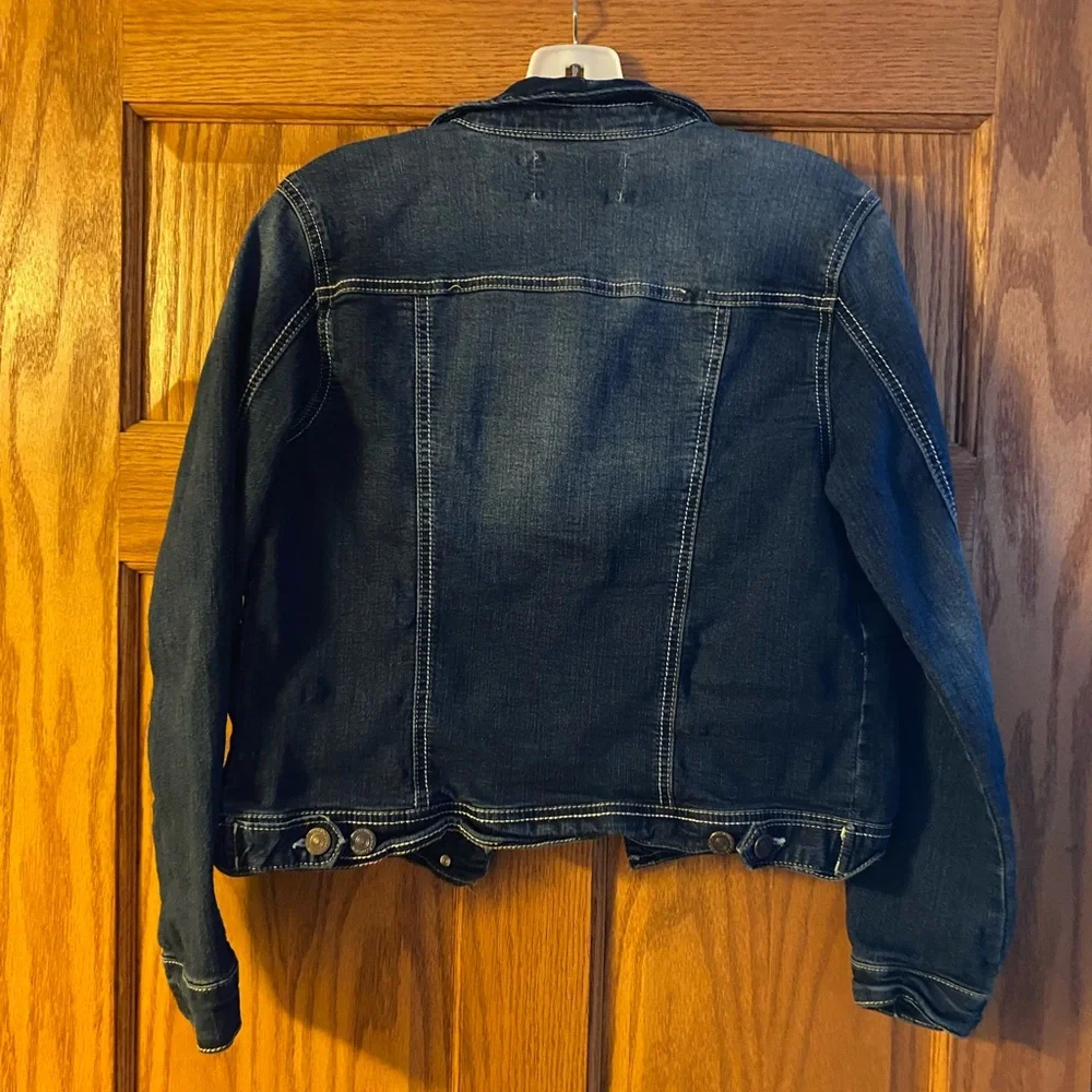 Wallflower Denim Jacket. The Fabulous Fit.  Size Medium - Picture 4 of 6